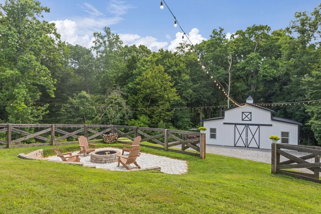 4993 Old Clarksville Pike Ashland City TN 37015
