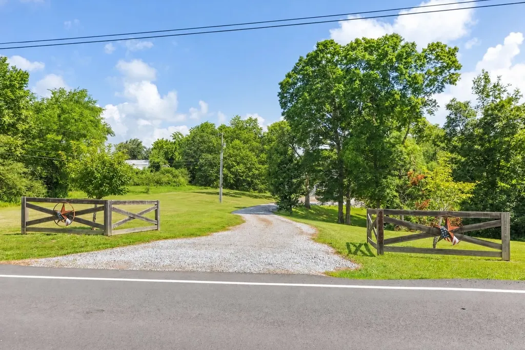 4993 Old Clarksville Pike Ashland City TN 37015