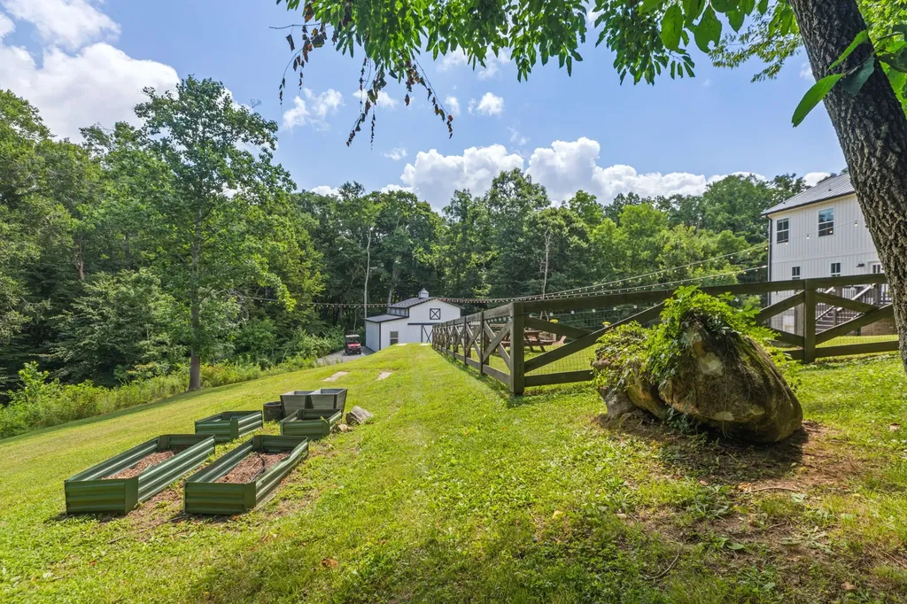 4993 Old Clarksville Pike Ashland City TN 37015
