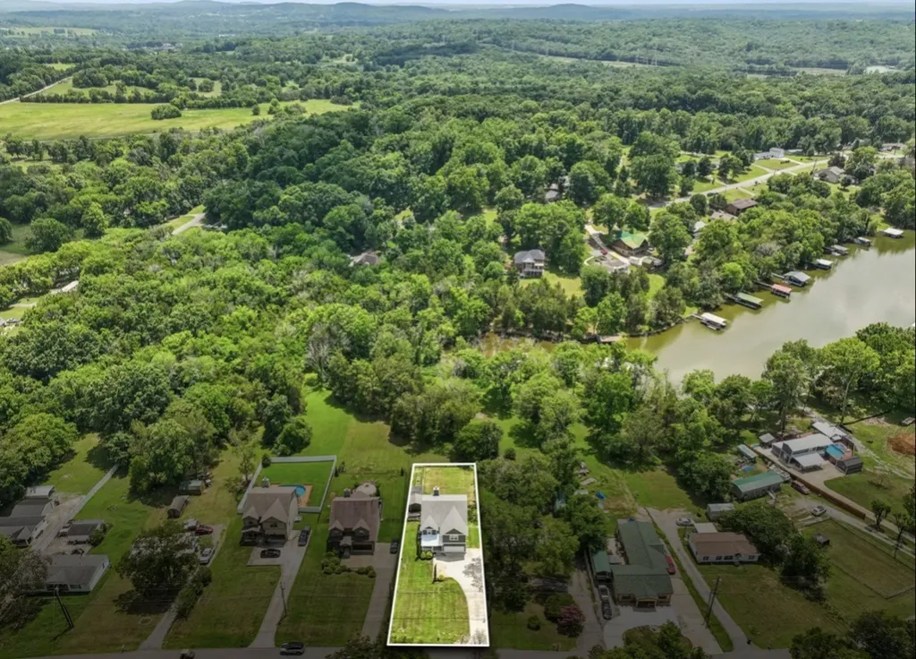 326 Twin Cove Drive Lebanon TN 37087
