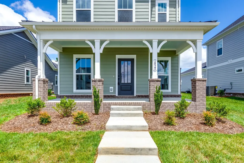 1825 Flatwaters Street Spring Hill TN 37174