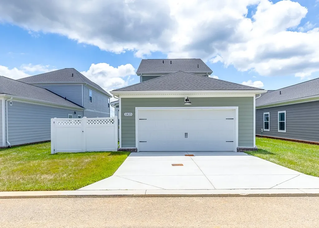 1825 Flatwaters Street Spring Hill TN 37174
