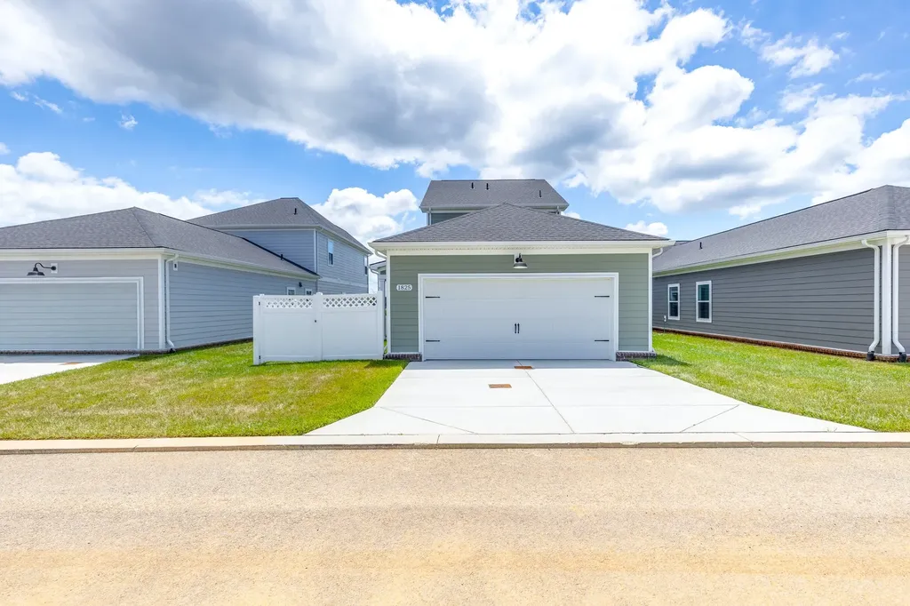 1825 Flatwaters Street Spring Hill TN 37174