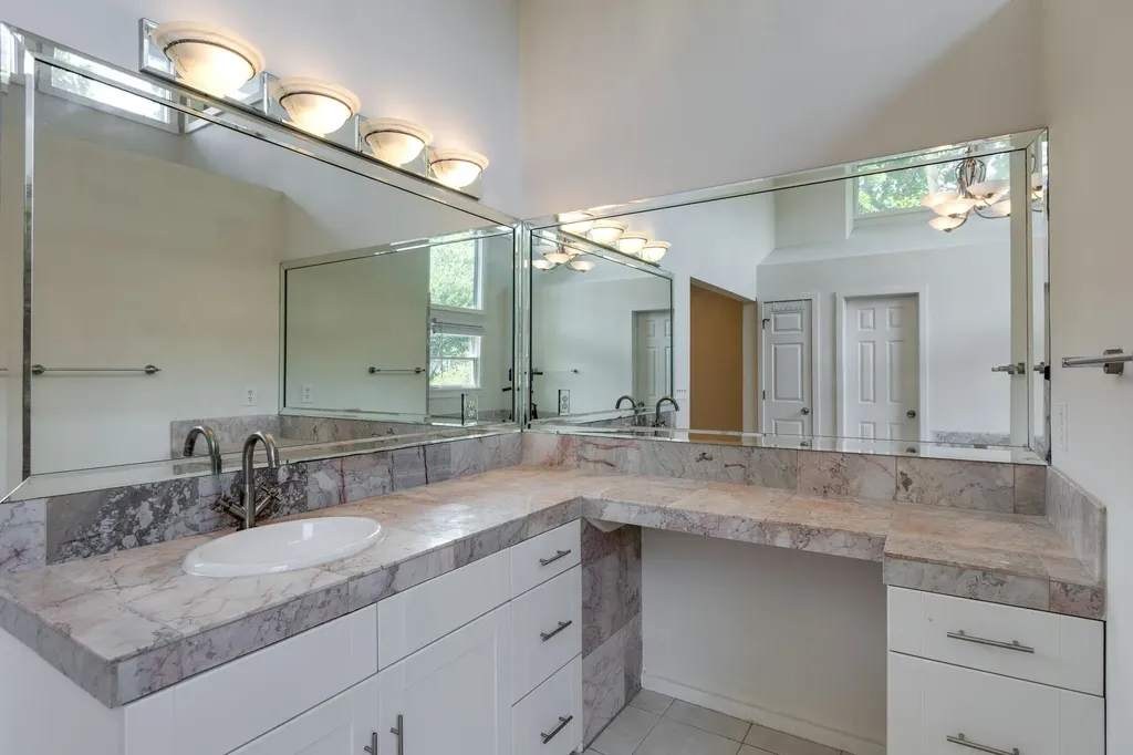 940 Gale Lane Nashville TN 37204