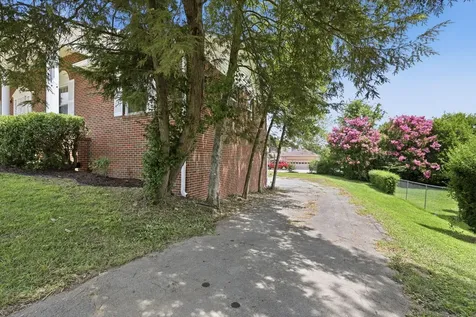3833 Pin Oak Terrace Chattanooga TN 37411