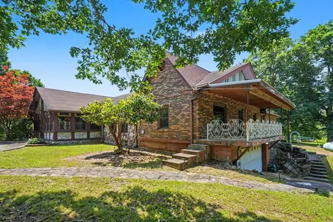 168 Blue Bird Road Summertown TN 38483