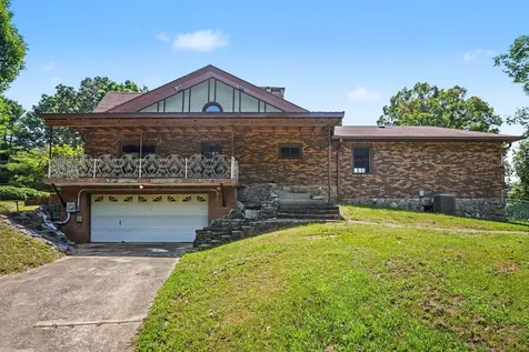 168 Blue Bird Road Summertown TN 38483