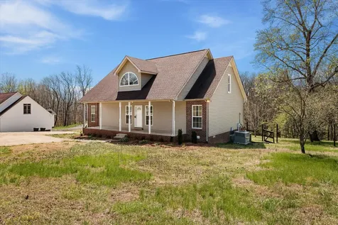 2789 Highway 12, N Chapmansboro TN 37035