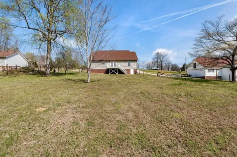 2789 Highway 12, N Chapmansboro TN 37035