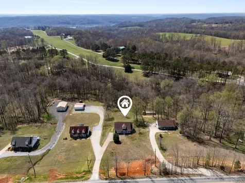 2789 Highway 12, N Chapmansboro TN 37035