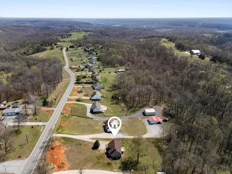 2789 Highway 12, N Chapmansboro TN 37035