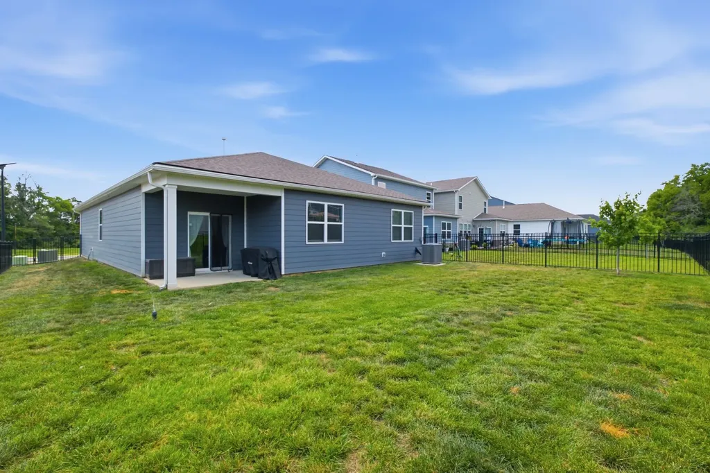 1208 Linn Cove Court Gallatin TN 37066