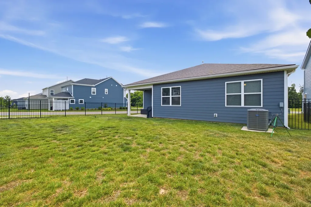 1208 Linn Cove Court Gallatin TN 37066