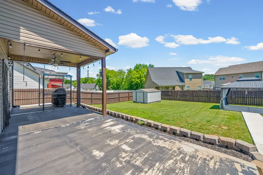 105 Lucerne Lane Clarksville TN 37040