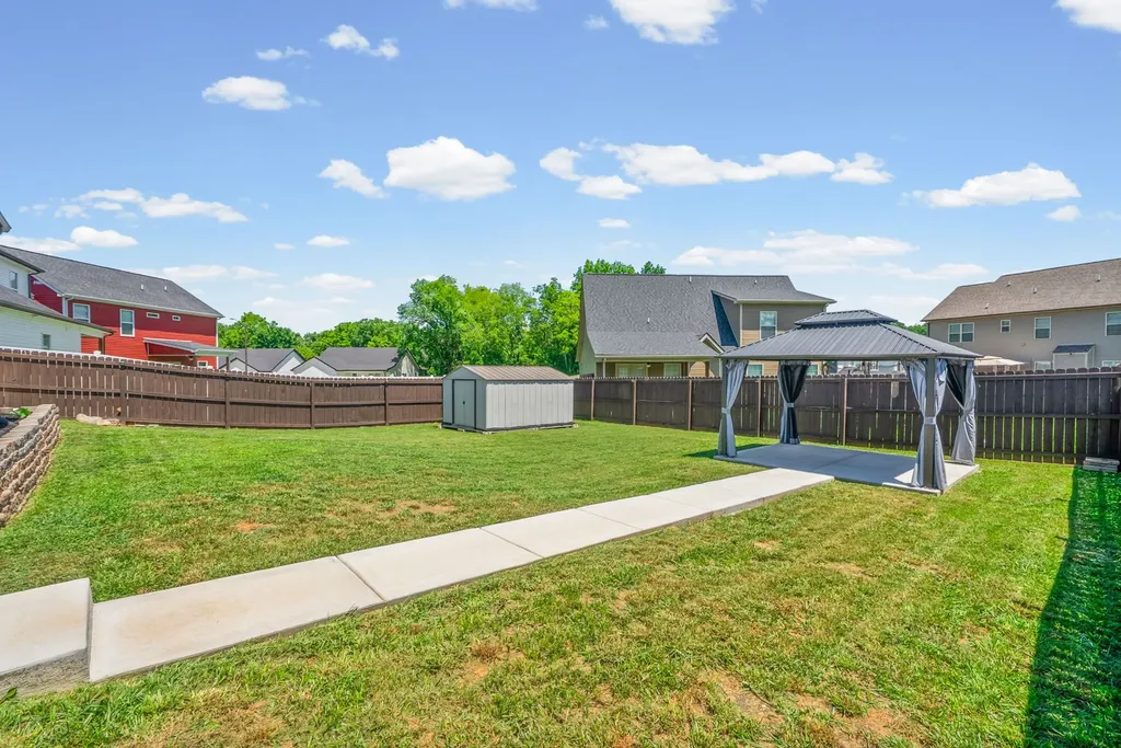105 Lucerne Lane Clarksville TN 37040