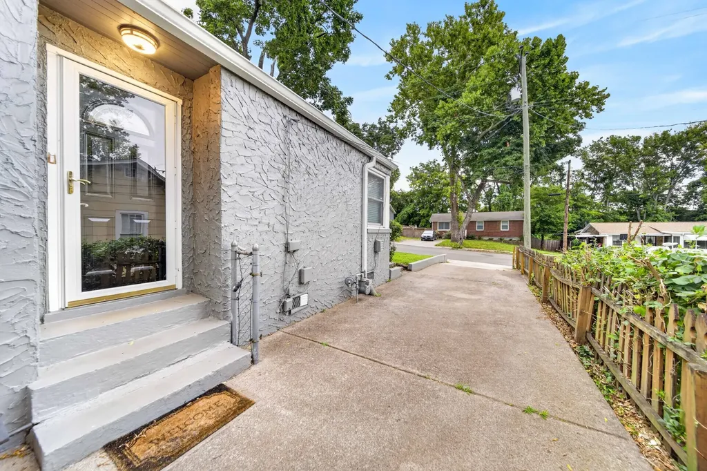 2209 Lindell Avenue Nashville TN 37204