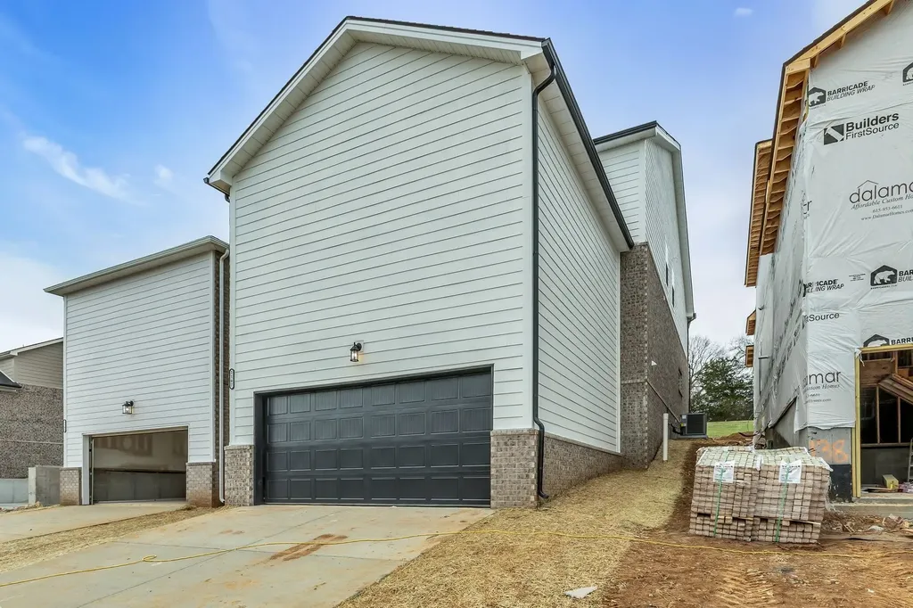 1107 Freeboard Alley La Vergne TN 37086