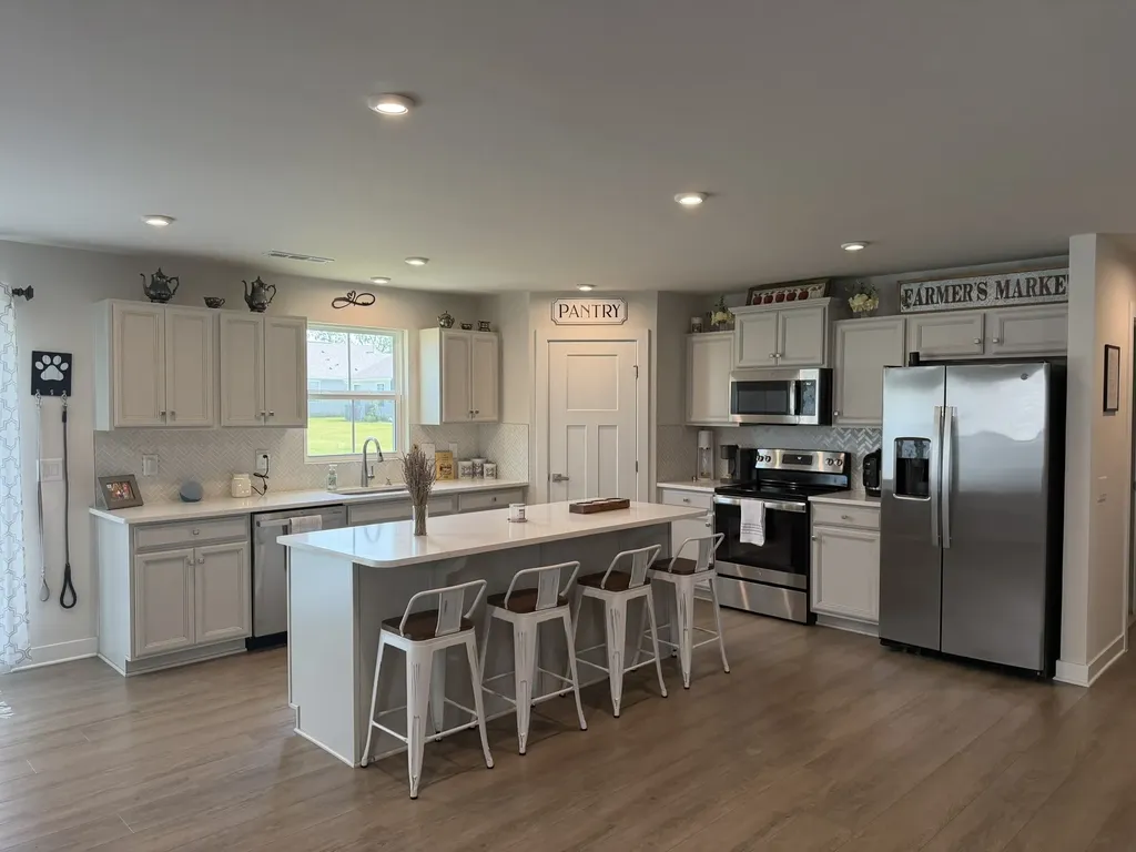 469 Steamview Drive White House TN 37188