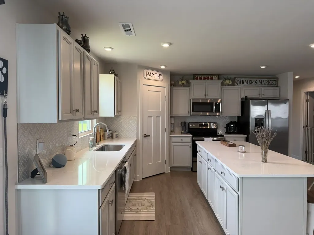 469 Steamview Drive White House TN 37188