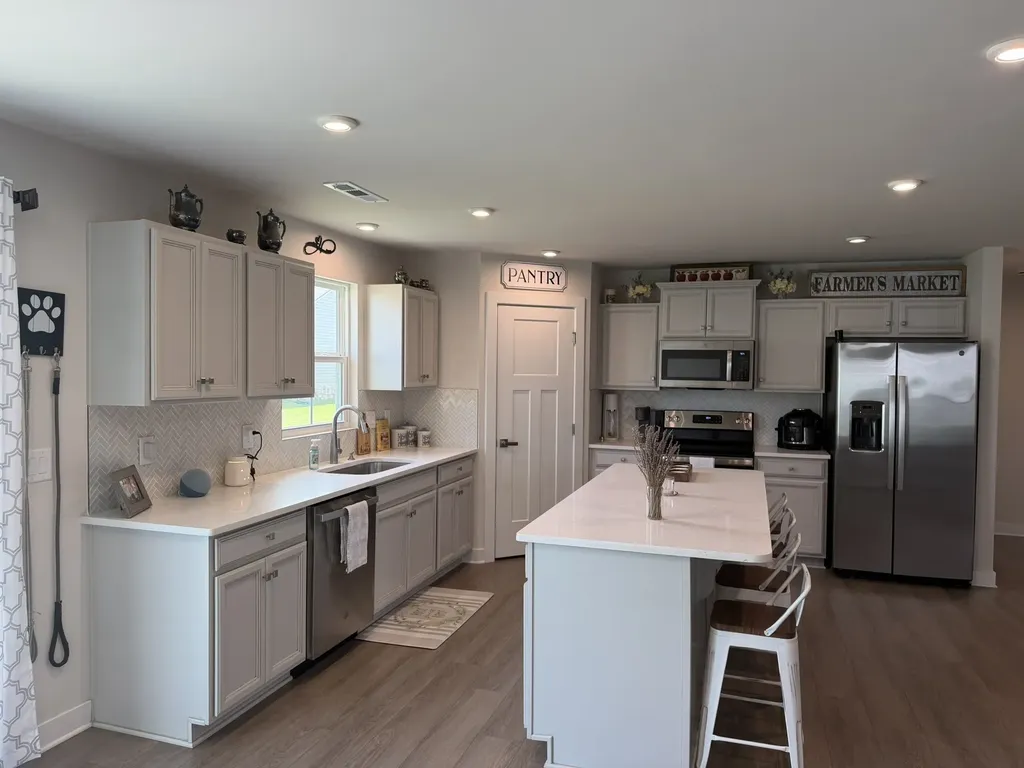 469 Steamview Drive White House TN 37188