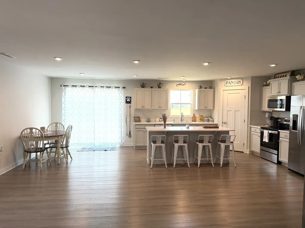 469 Steamview Drive White House TN 37188