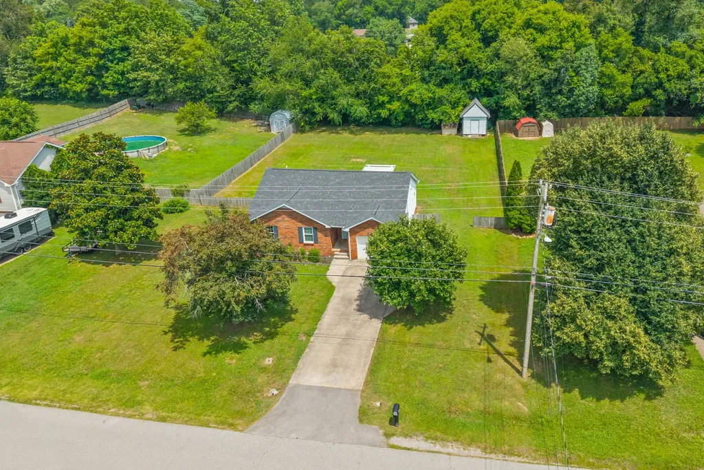 2223 Kim Drive Clarksville TN 37043