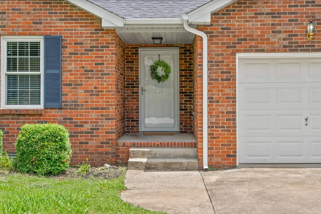 2223 Kim Drive Clarksville TN 37043