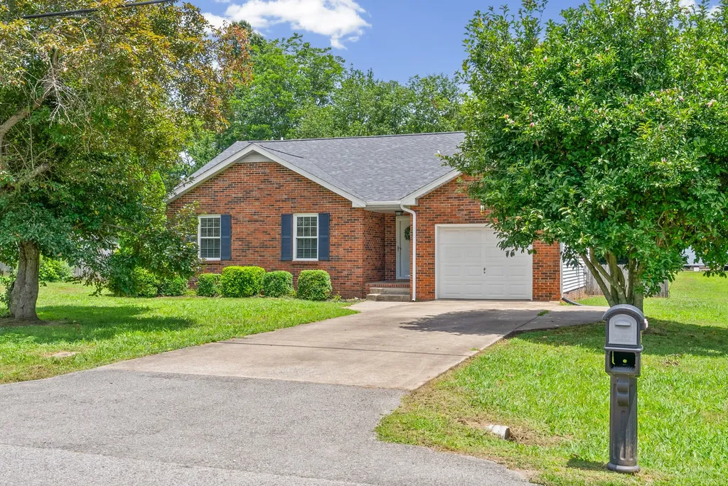 2223 Kim Drive Clarksville TN 37043