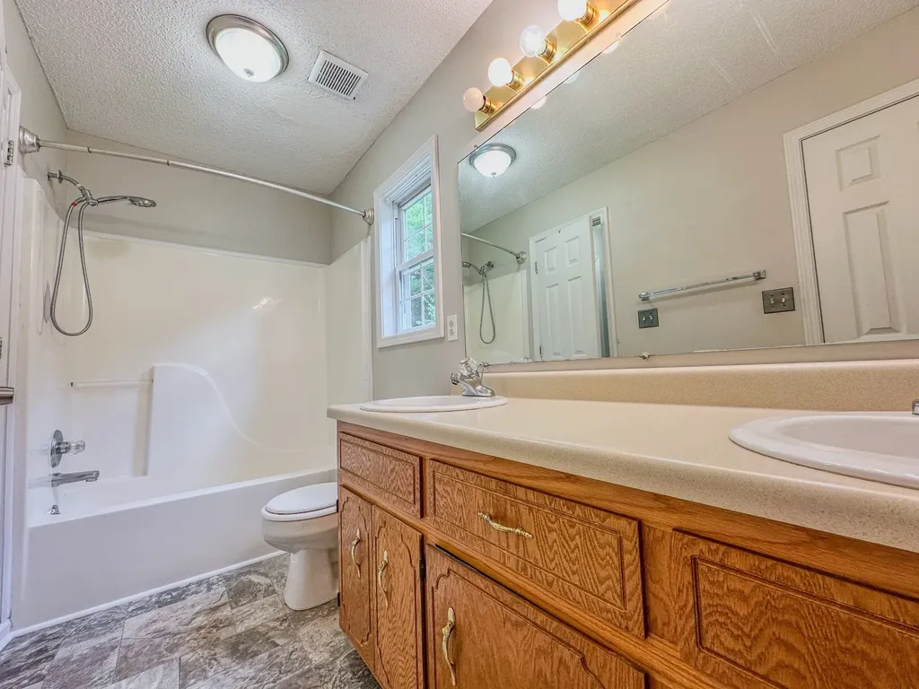 2668 Holly Rock Drive Clarksville TN 37040