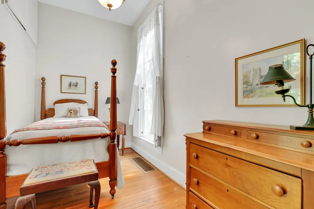 221 Walnut Street Springfield TN 37172