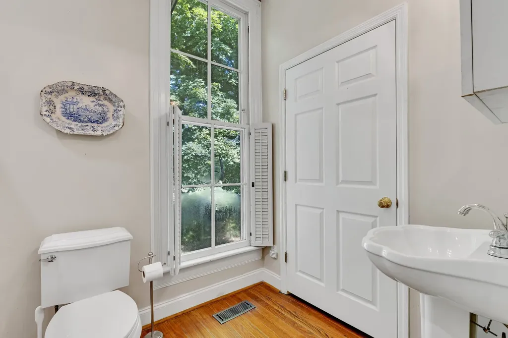 221 Walnut Street Springfield TN 37172