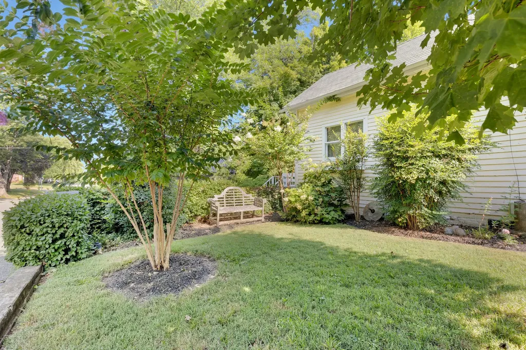 221 Walnut Street Springfield TN 37172