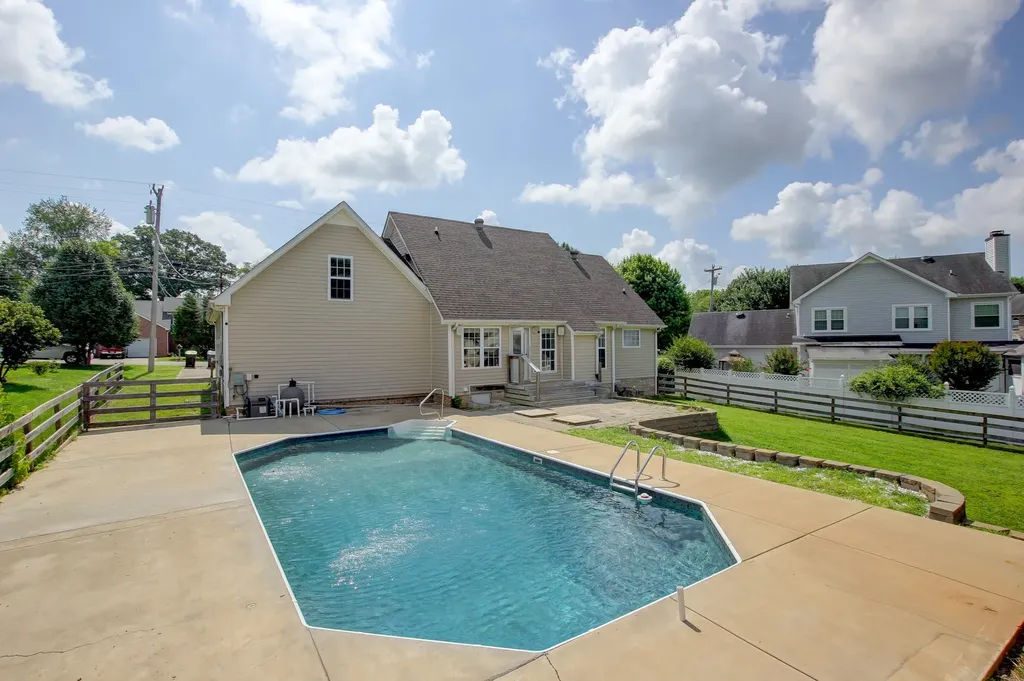 3430 E Henderson Way Clarksville TN 37042