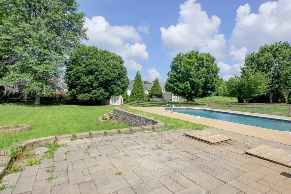 3430 E Henderson Way Clarksville TN 37042