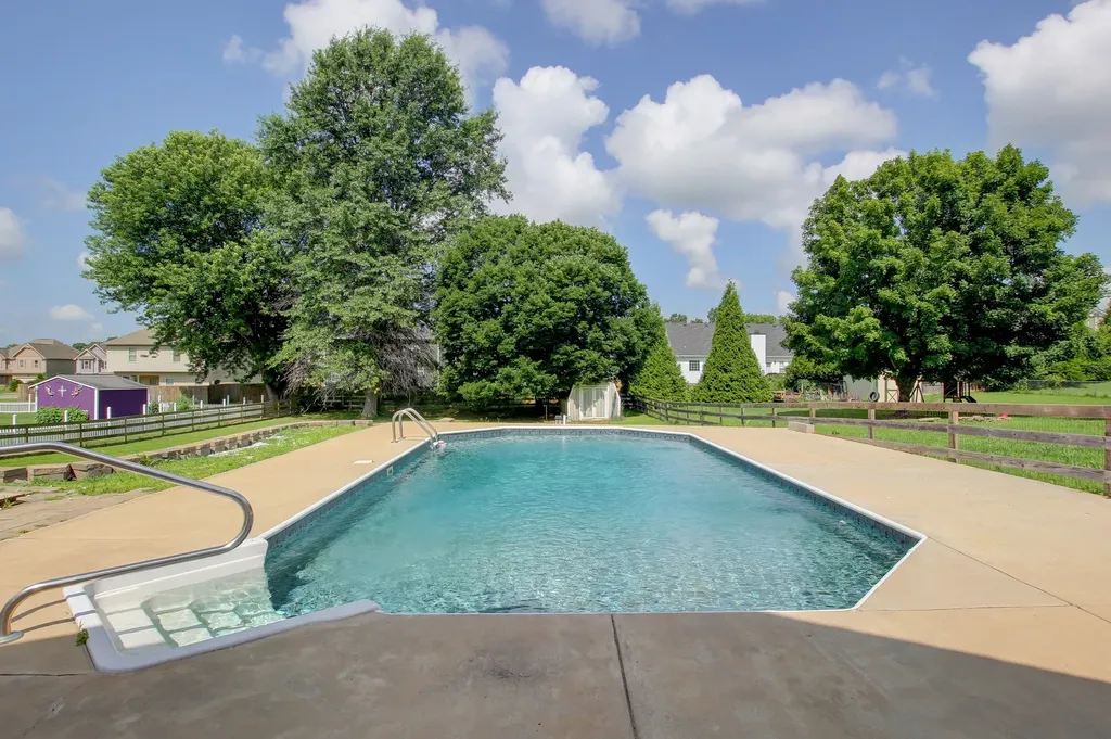 3430 E Henderson Way Clarksville TN 37042