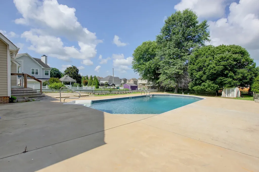 3430 E Henderson Way Clarksville TN 37042