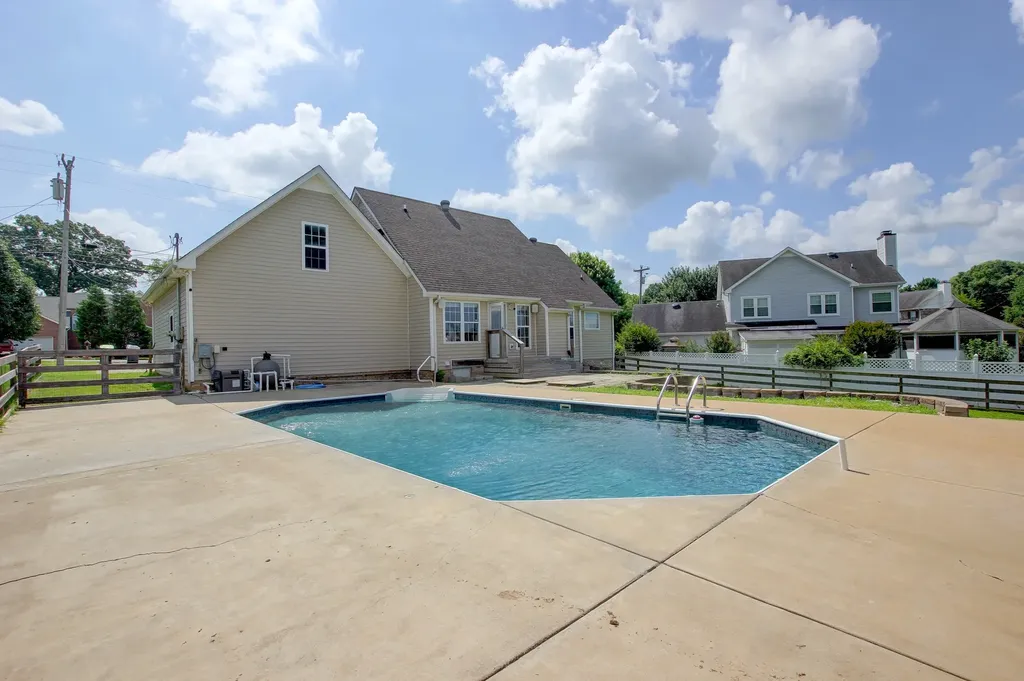 3430 E Henderson Way Clarksville TN 37042