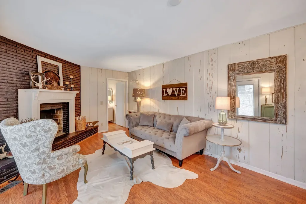 7867 Highway 100 Nashville TN 37221