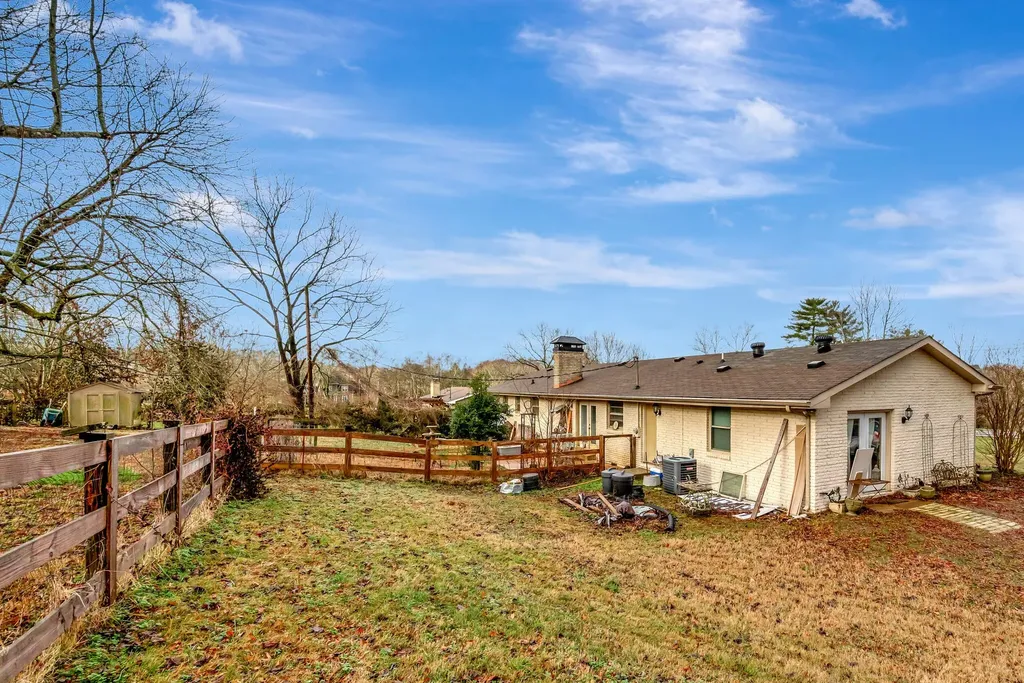 7867 Highway 100 Nashville TN 37221