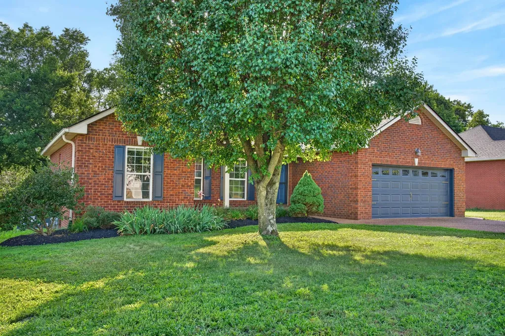 153 Putter Point Drive Gallatin TN 37066