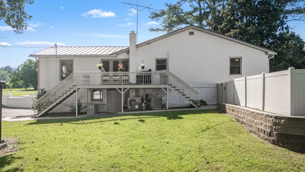 13 West Road Fayetteville TN 37334