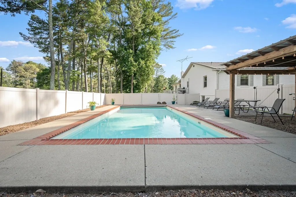 13 West Road Fayetteville TN 37334