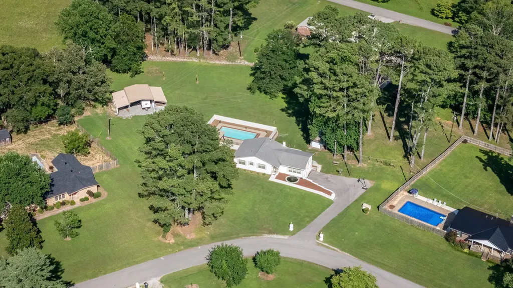 13 West Road Fayetteville TN 37334