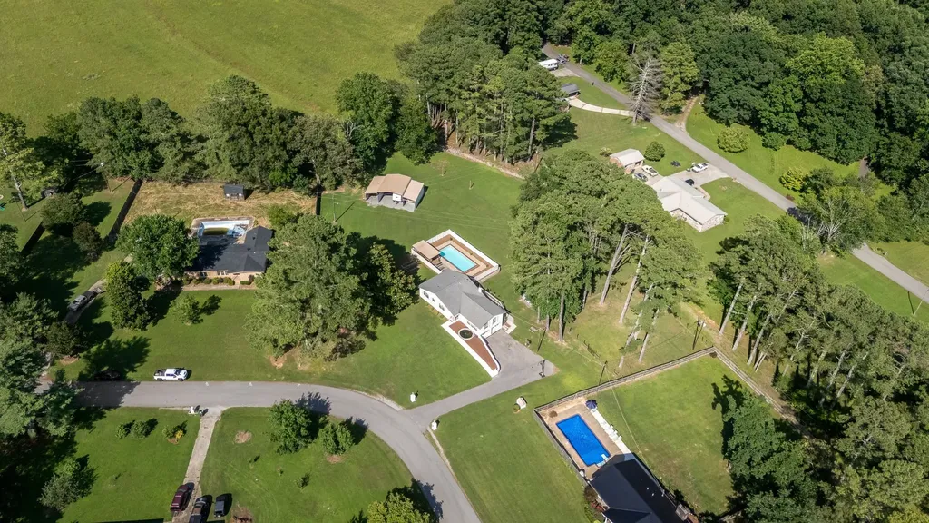 13 West Road Fayetteville TN 37334