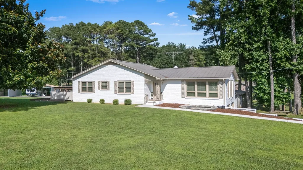 13 West Road Fayetteville TN 37334