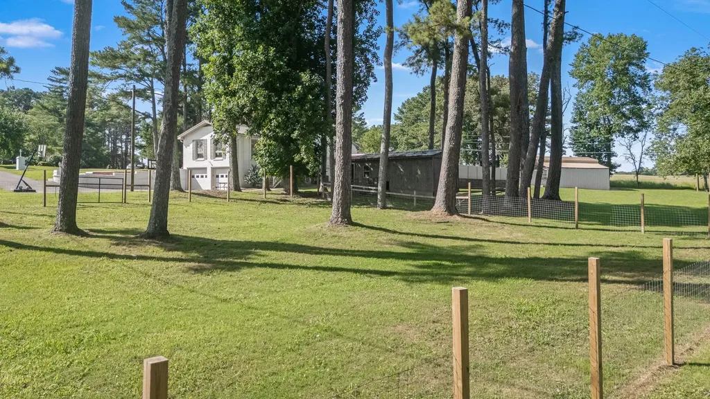 13 West Road Fayetteville TN 37334