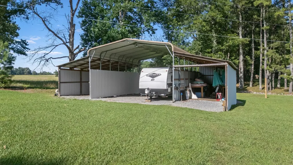 13 West Road Fayetteville TN 37334
