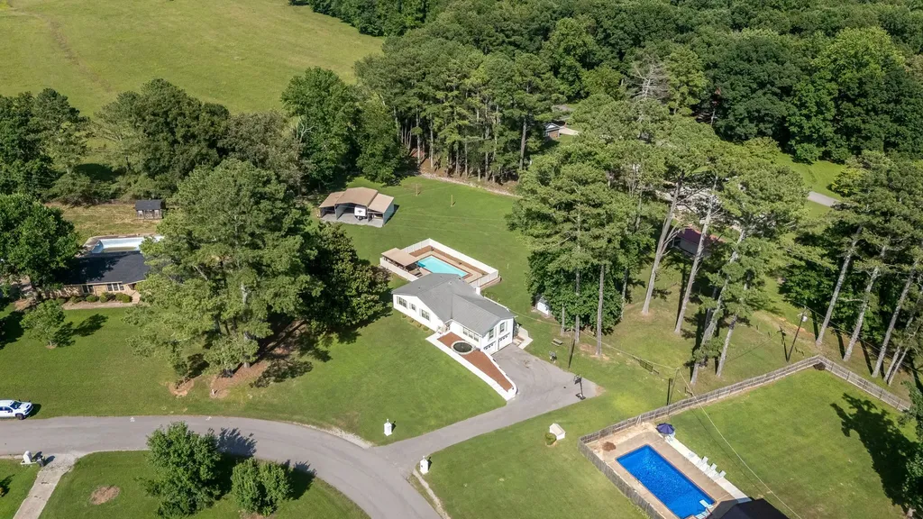 13 West Road Fayetteville TN 37334