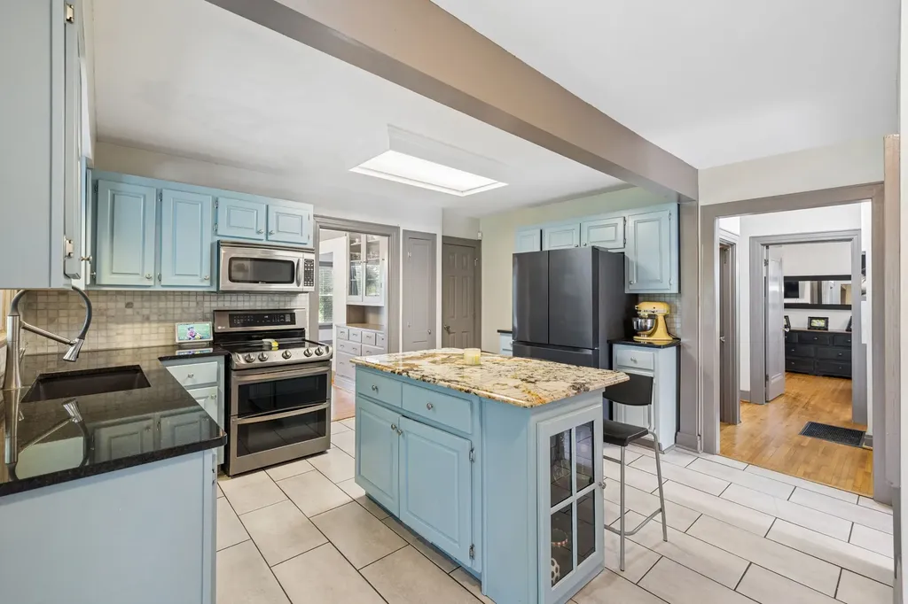 1308 Hampshire Pike Columbia TN 38401