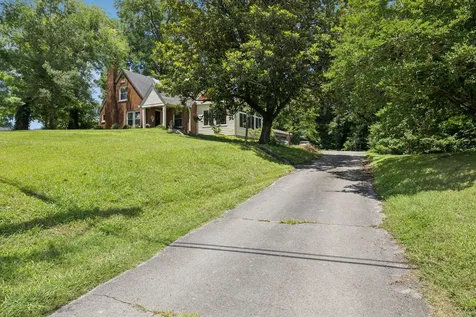 1308 Hampshire Pike Columbia TN 38401